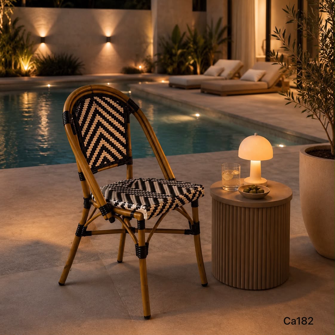 Silla de exterior tejido blanco y negro en v 70cm* 50cm* 135cm